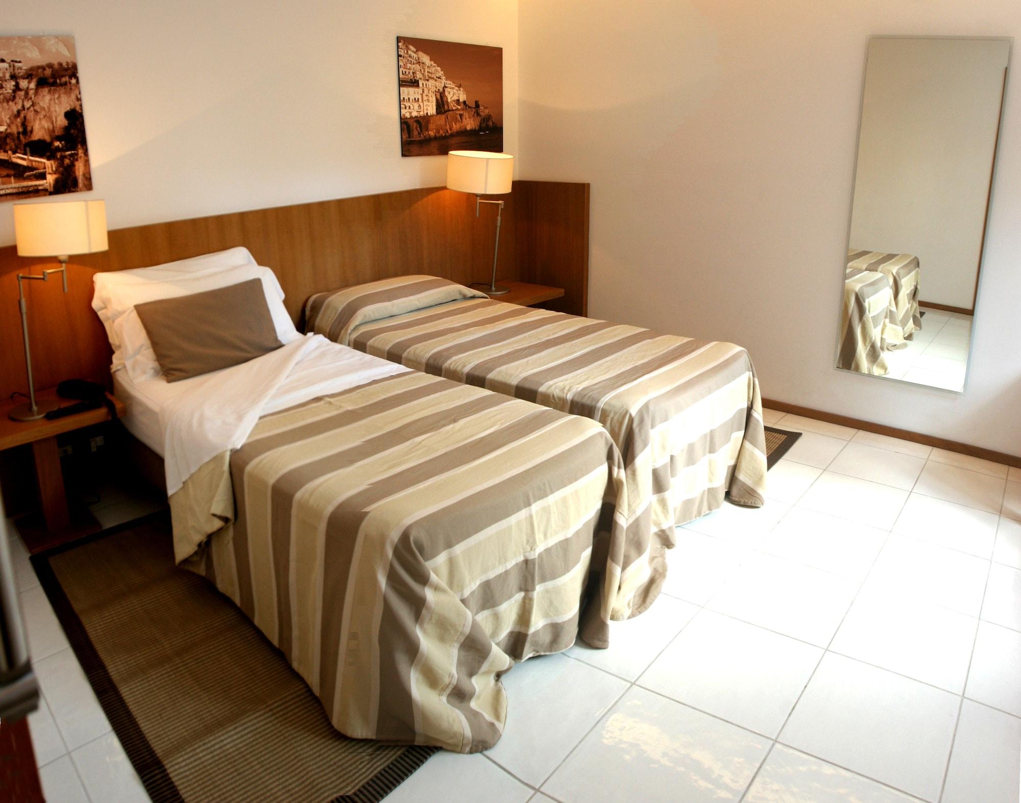 Rota Suites Sorrento Luaran gambar